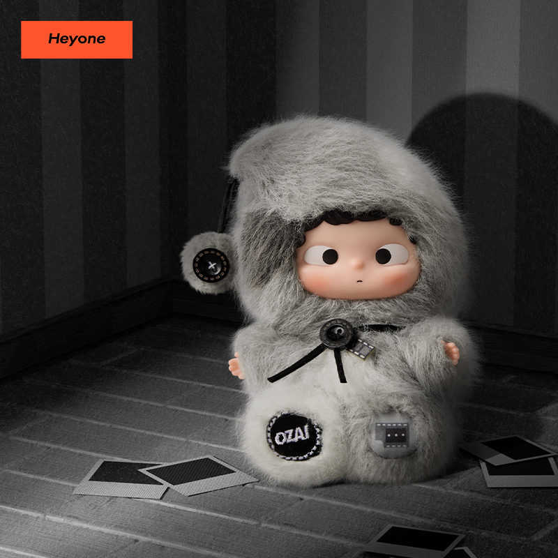 OZAI-프레이임드 인 메모리 랜덤 피규어